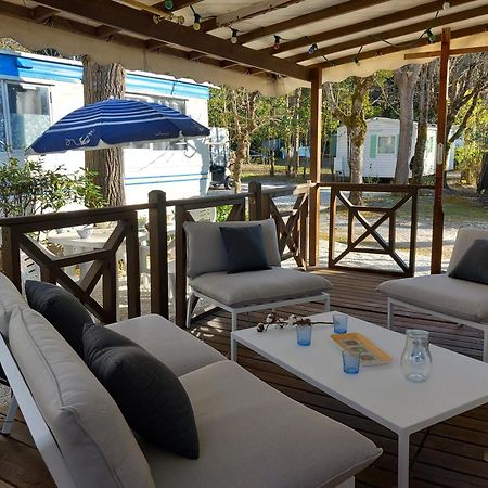 Mobilhome Les Volets Bleus Vaudreuille Dış mekan fotoğraf