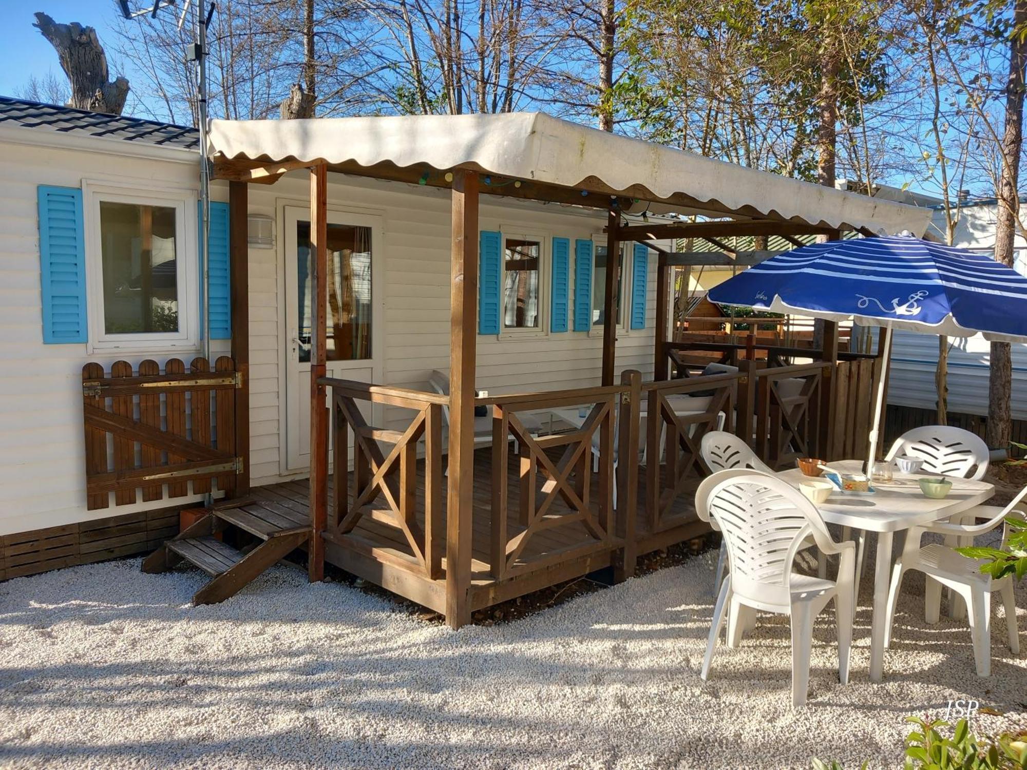 Mobilhome Les Volets Bleus Vaudreuille Dış mekan fotoğraf